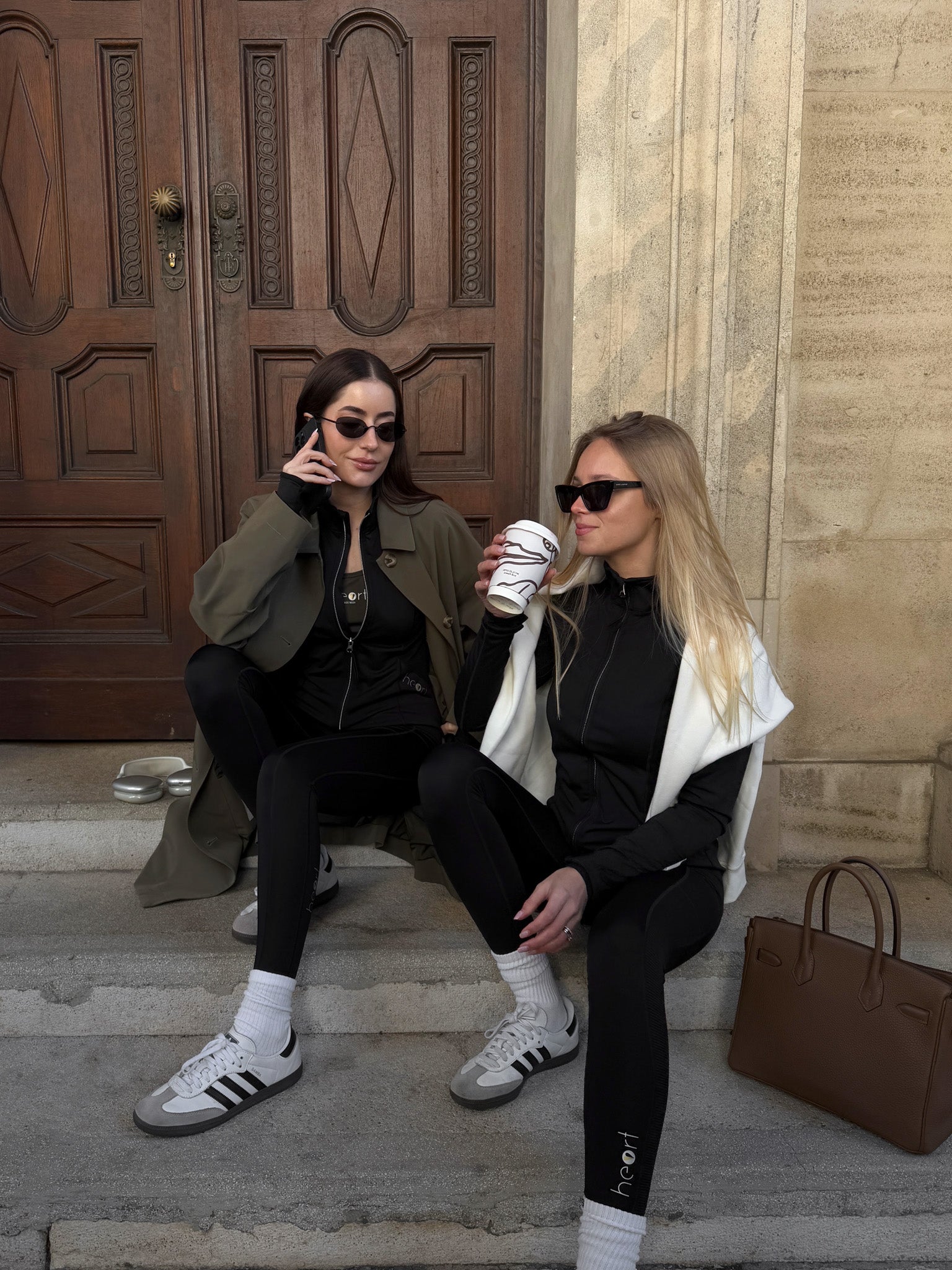 Modelshot / Black / Detail